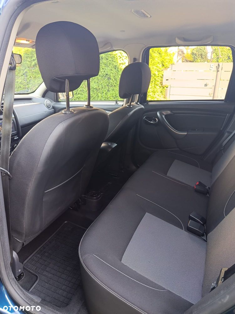 Dacia Duster 1.6 SCe Blackshadow S&S - 11