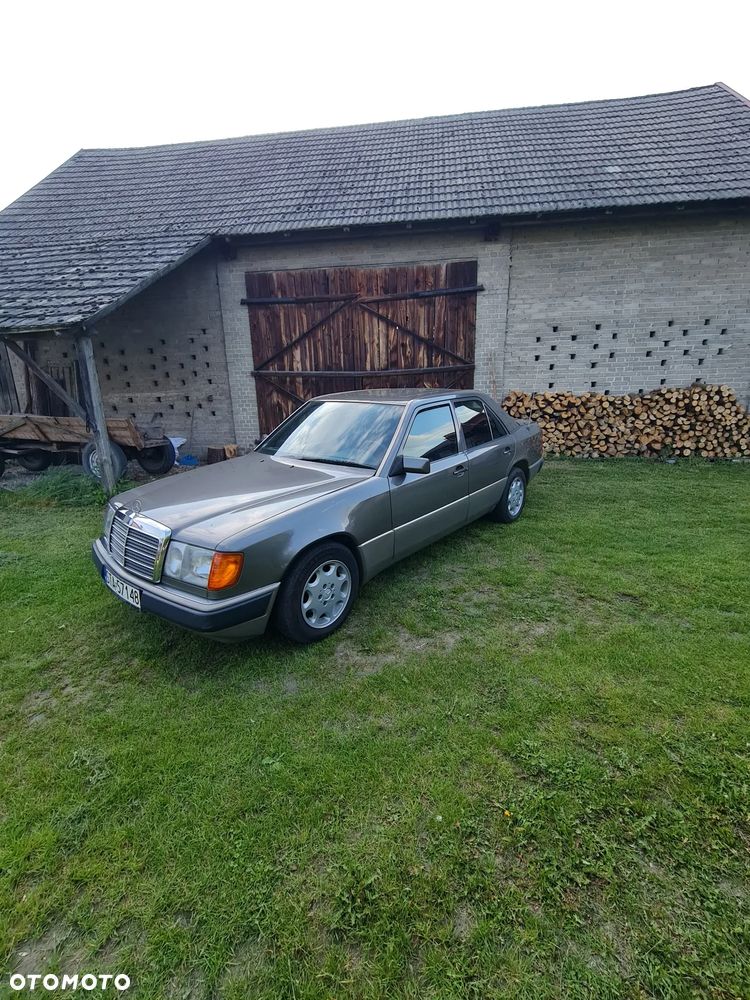 Mercedes-Benz W124 (1984-1993) - 11