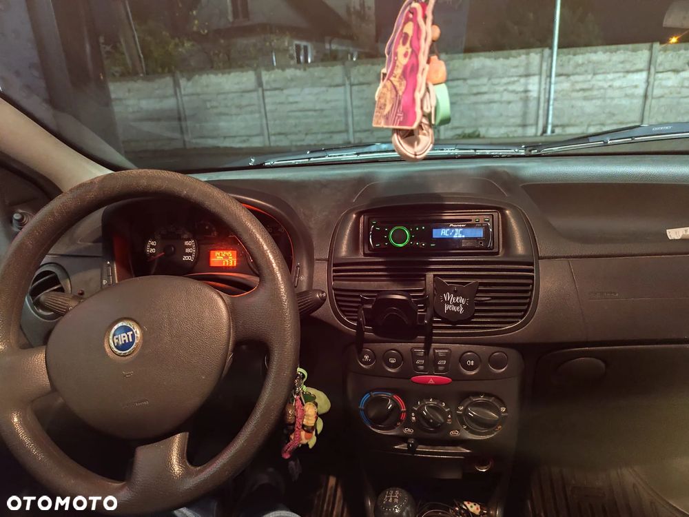 Fiat Punto 1.2 8V - 6