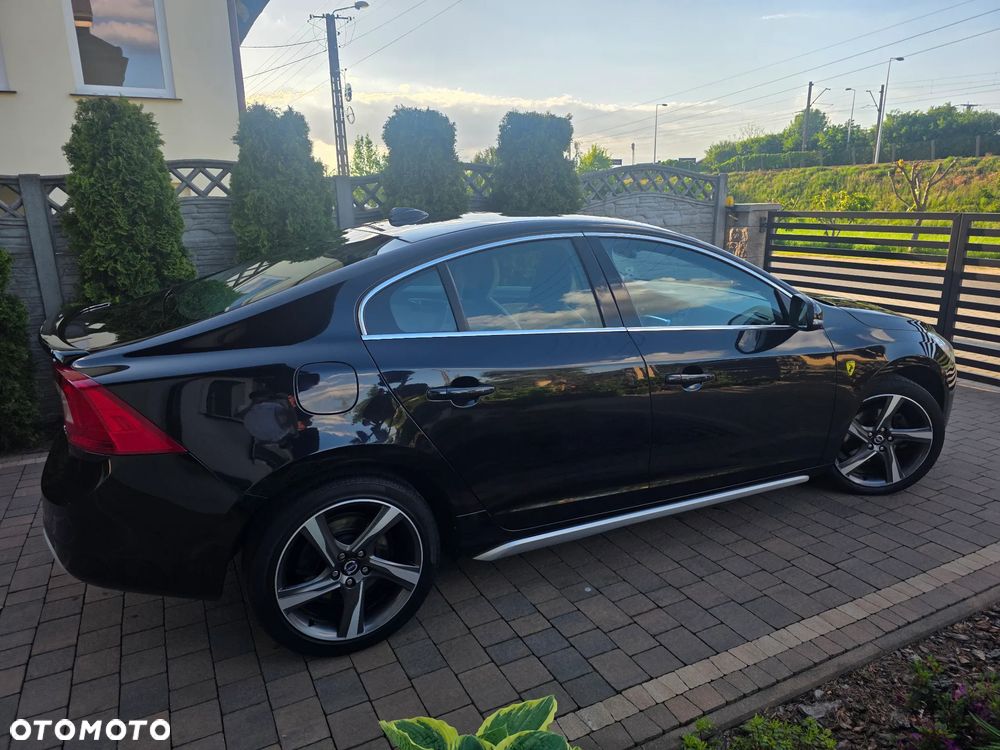 Volvo S60 D3 R-Design - 10