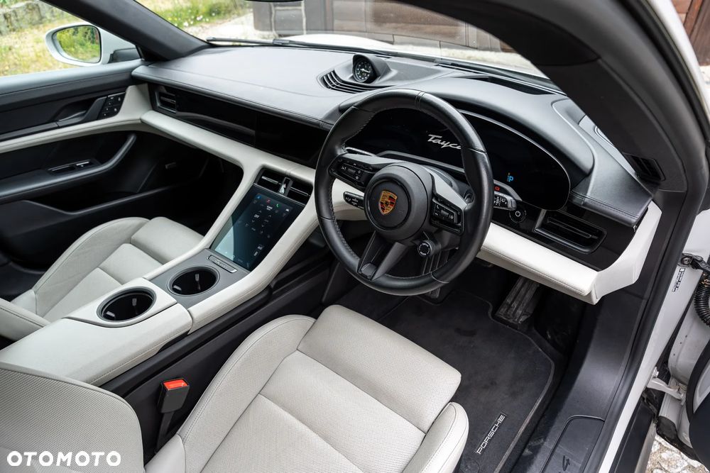 Porsche Taycan 4 - 20