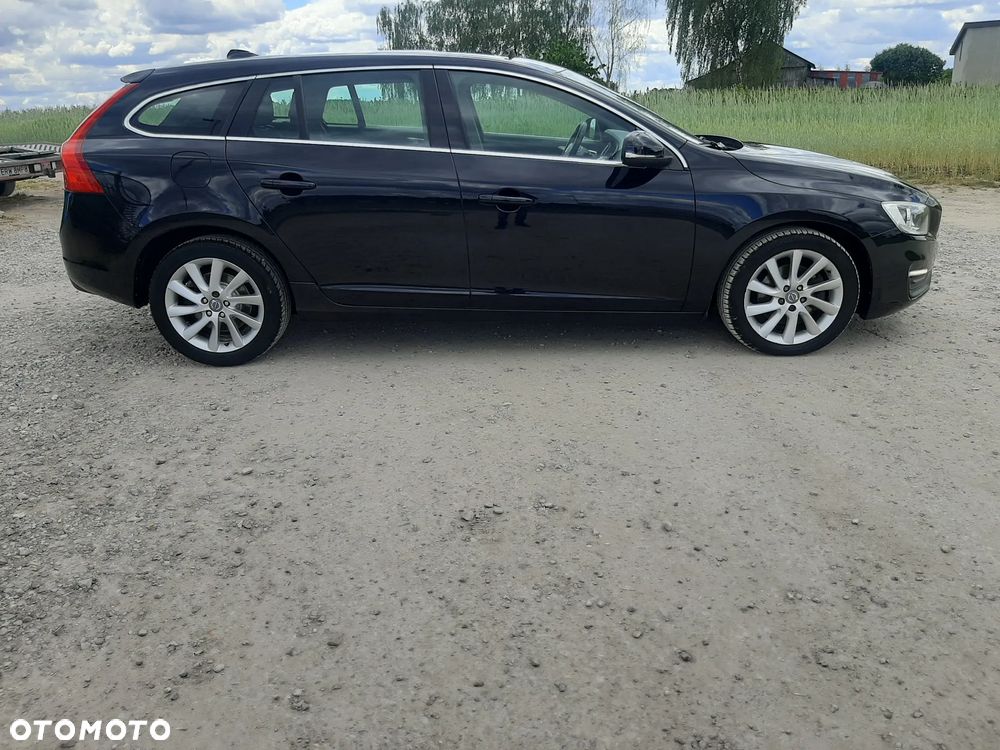 Volvo V60 D2 R-Design Momentum - 7