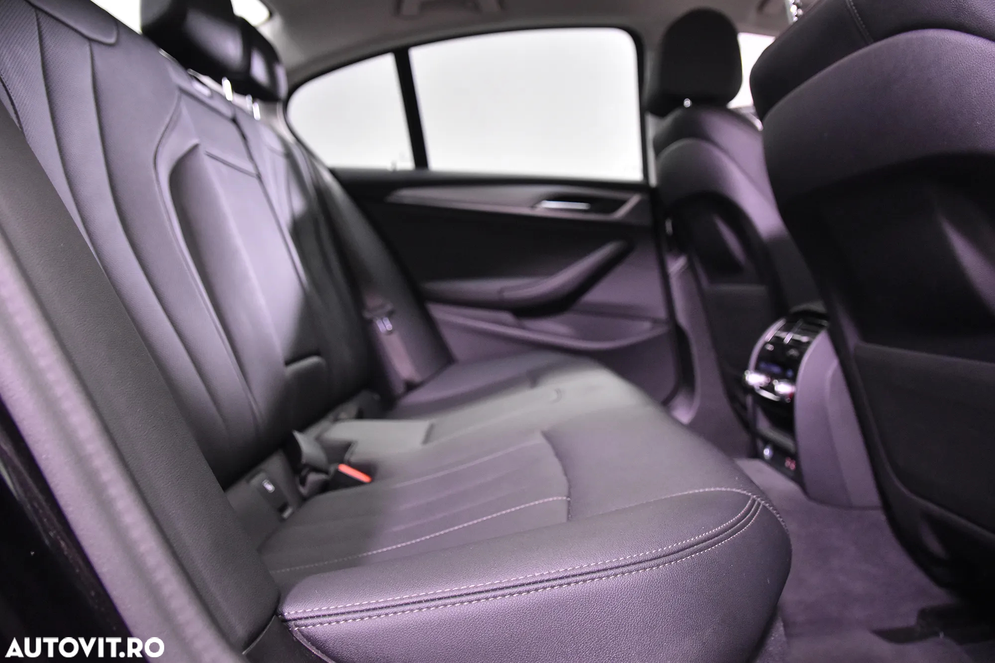 BMW Seria 5 520d Aut. - 12