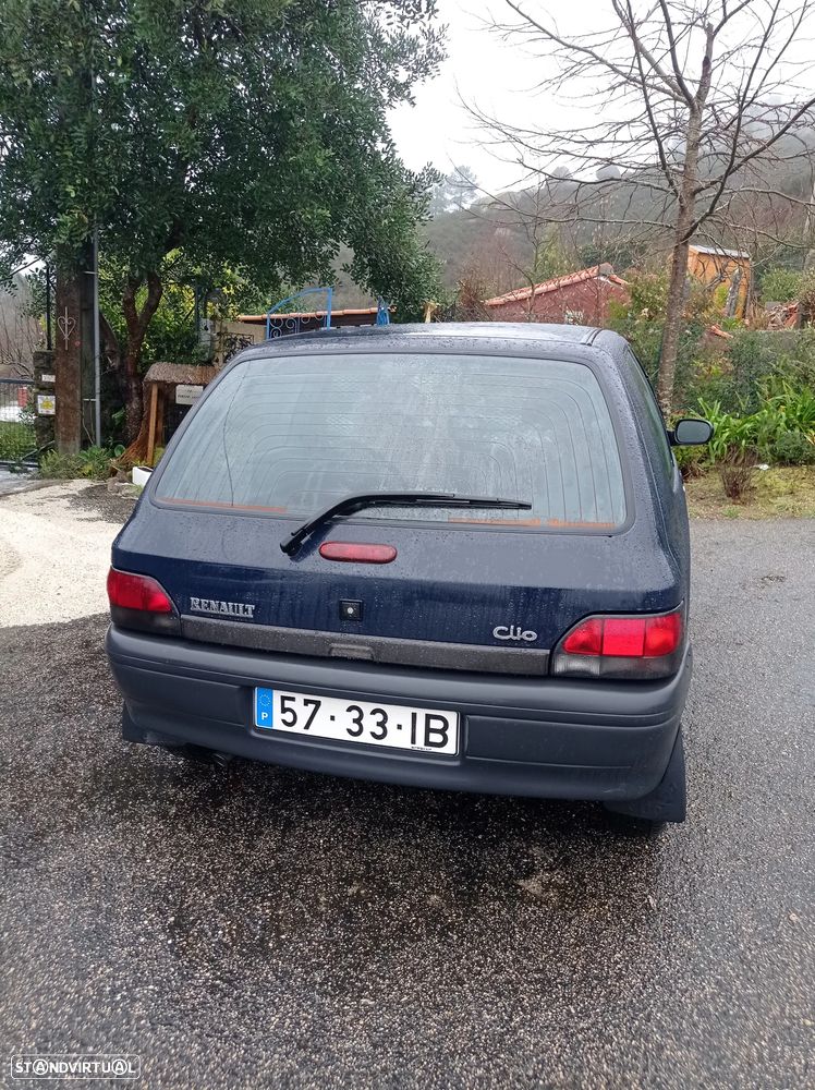 Renault Clio 1.9 D RXE - 6