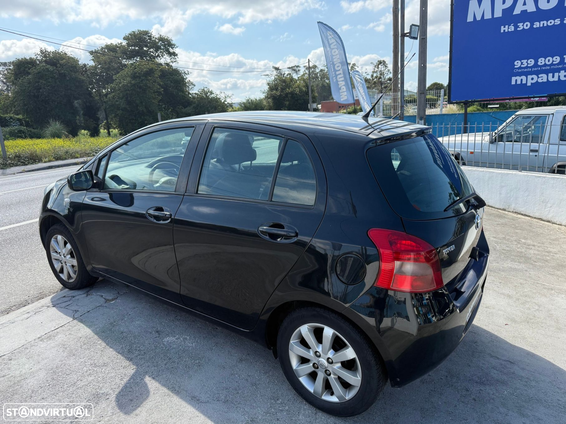 Toyota Yaris 1.0 VVT-i - 9