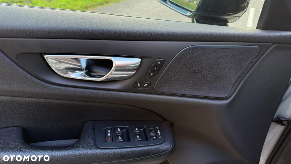 Volvo V60 Cross Country D4 AWD Geartronic Pro - 23
