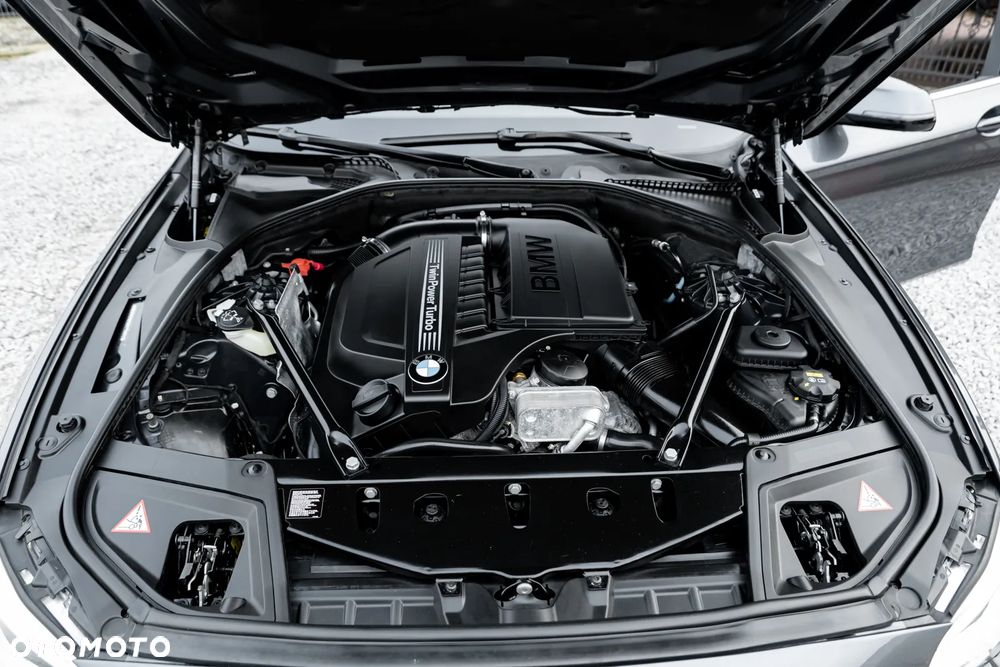 BMW Seria 5 535i xDrive Sport-Aut Luxury Line - 40