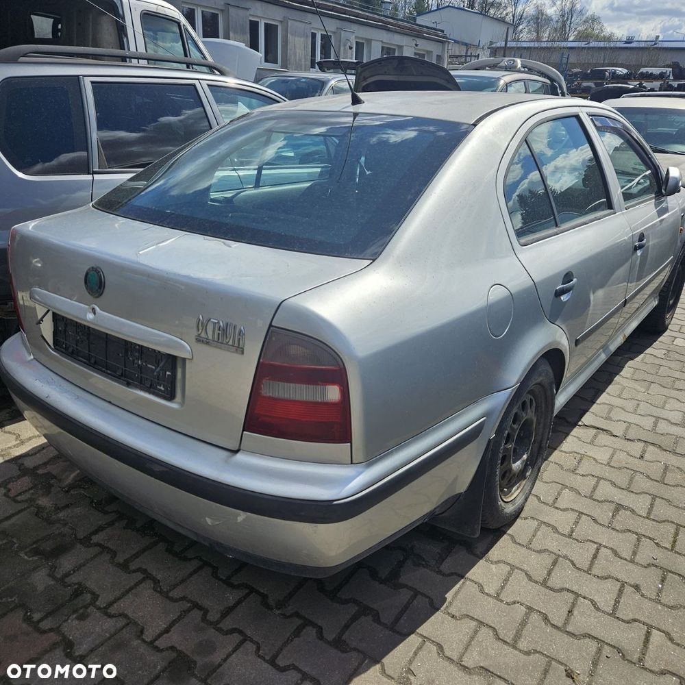 Skoda Octavia (1999r) 1,6 B 74 kW / 100 KM - 2