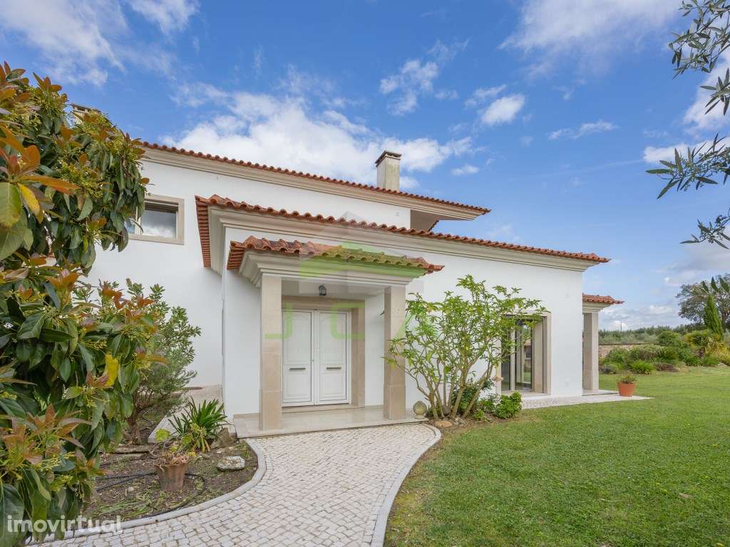 Moradia com terreno e piscina a 3km da Batalha - Grande imagem: 4/54