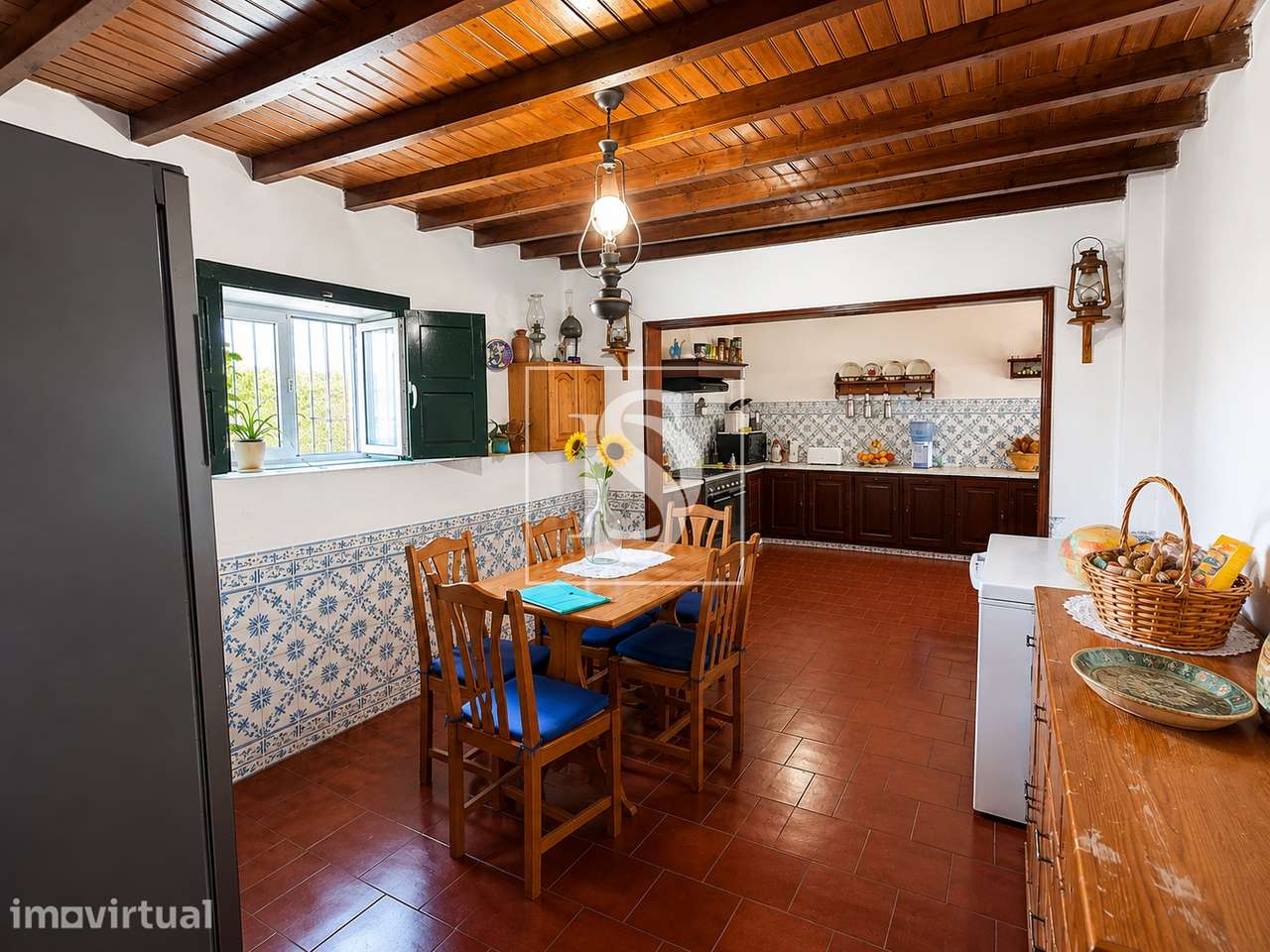 Moradia T4 com Garagem e Terreno de 875 m² na Golegã - Grande imagem: 2/23