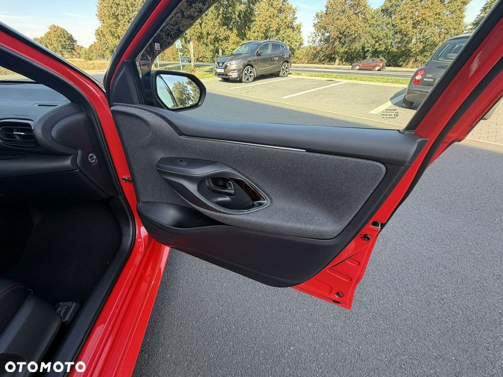 Toyota Yaris 1.5 VVT-i GR SPORT - 36