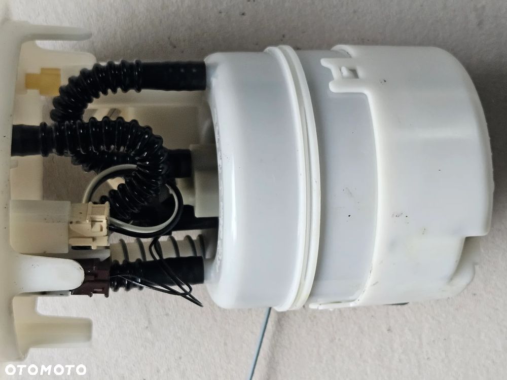 Citroen C5 III X7 2.0 16v pompka pompa paliwa - 2