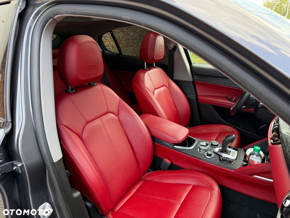 Alfa Romeo Stelvio - 17