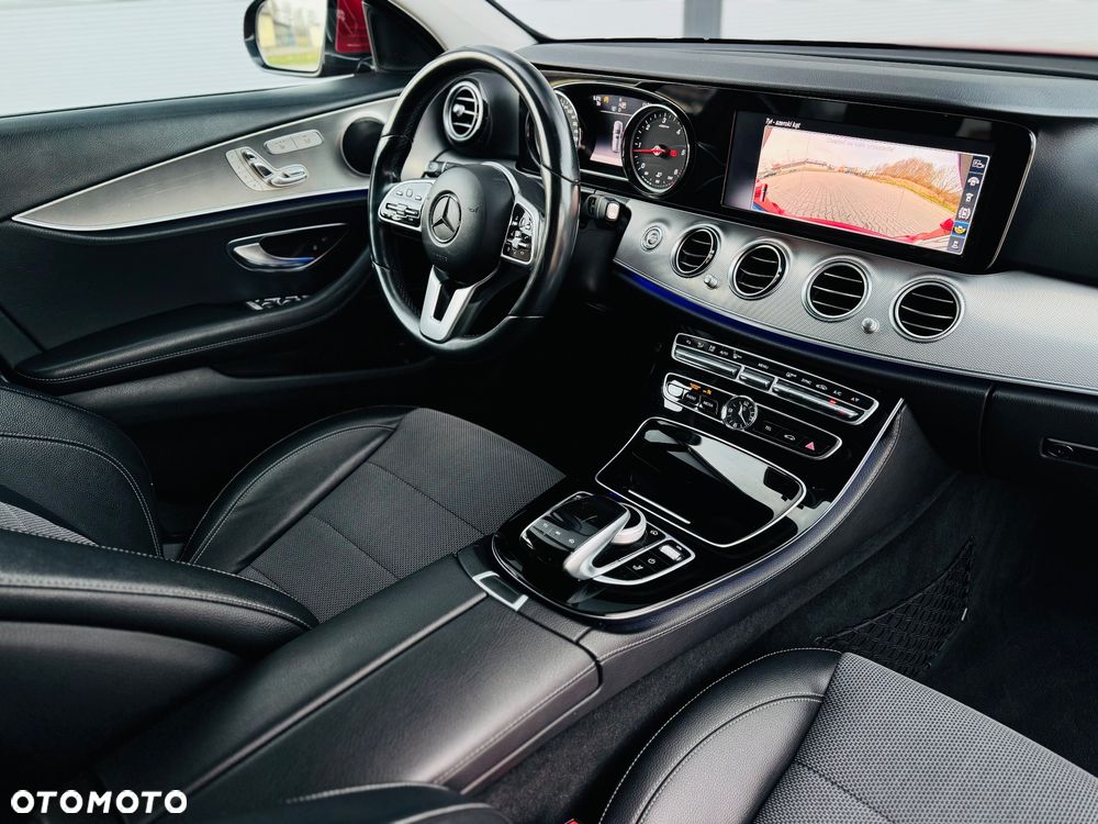 Mercedes-Benz Klasa E 220 d 9G-TRONIC Exclusive - 24