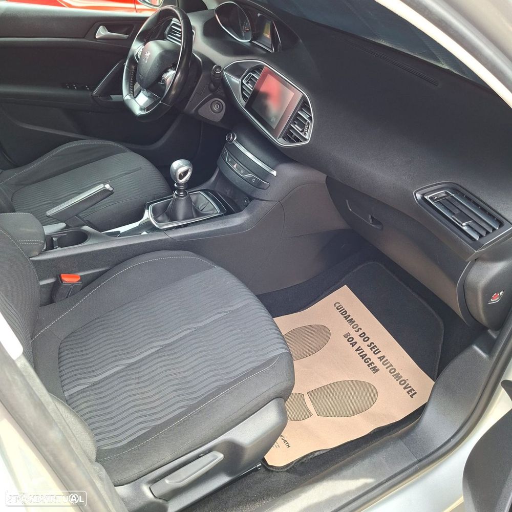Peugeot 308 SW 1.2 PureTech Style - 22