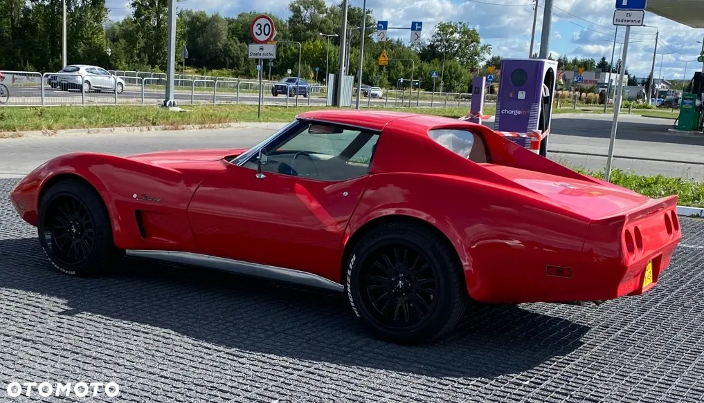 Chevrolet Corvette - 11