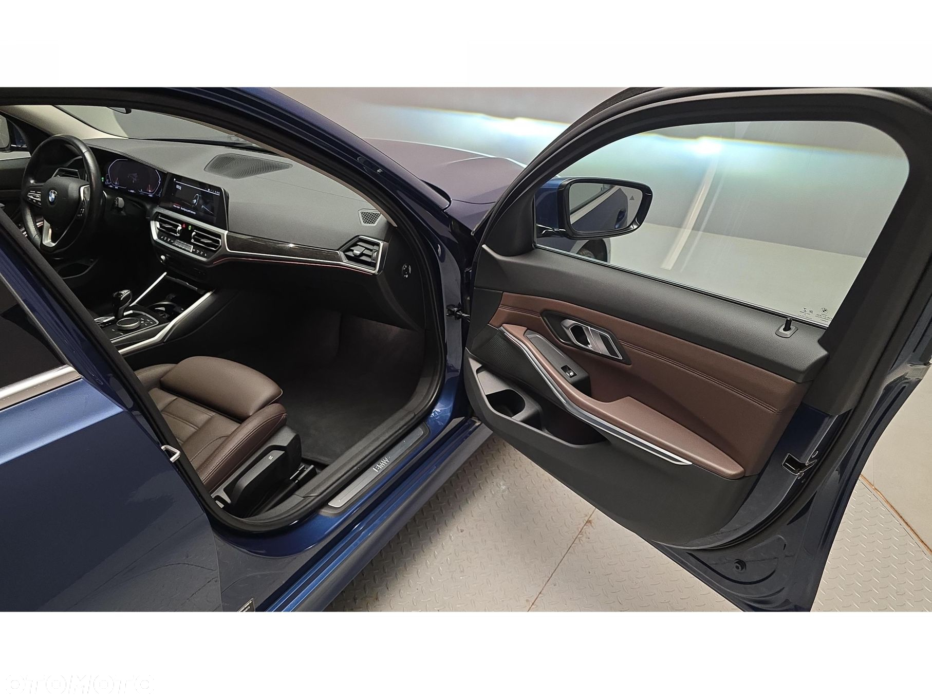 BMW Seria 3 320d xDrive Luxury Line - 28