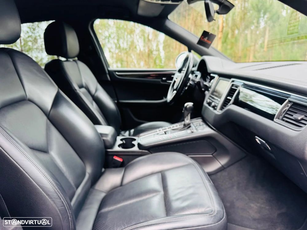 Porsche Macan S - 40