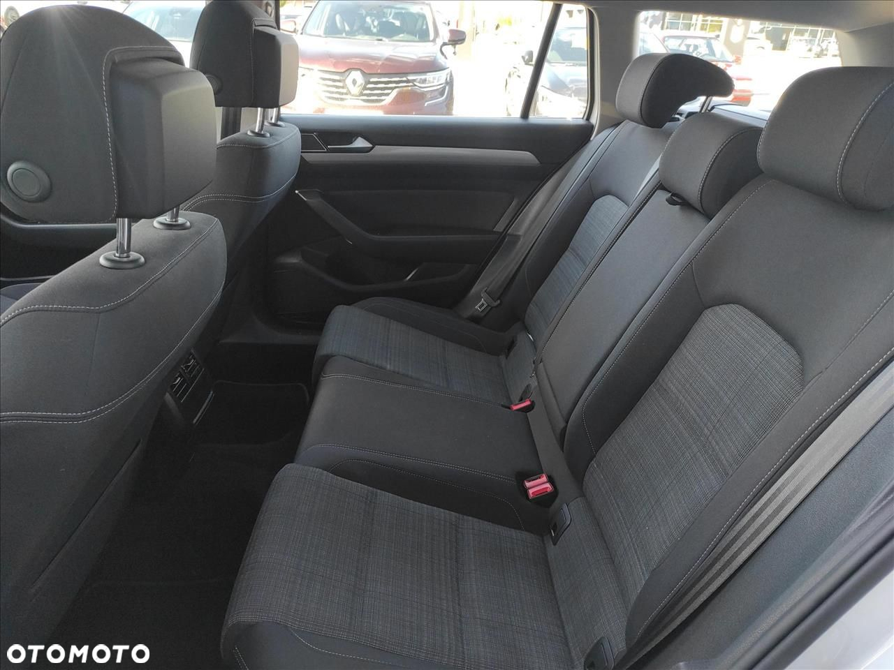 Volkswagen Passat - 19
