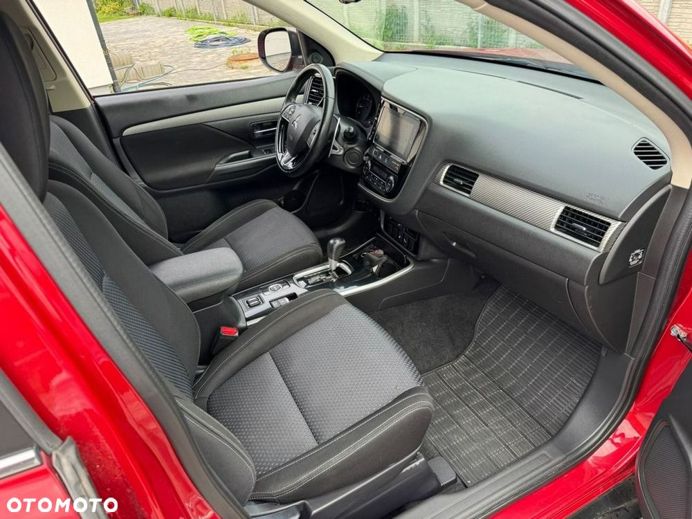 Mitsubishi Outlander - 31