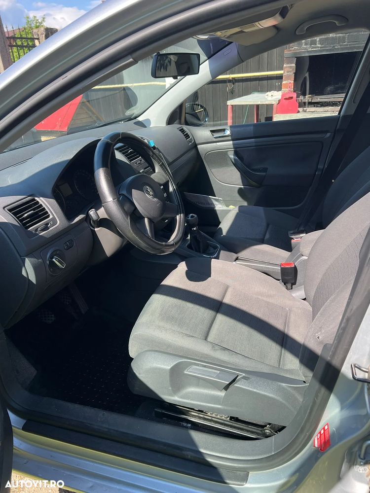 Volkswagen Golf 1.6 Comfortline - 6