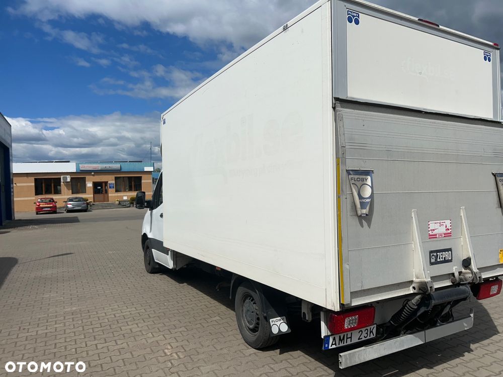 Mercedes-Benz Sprinter - 13