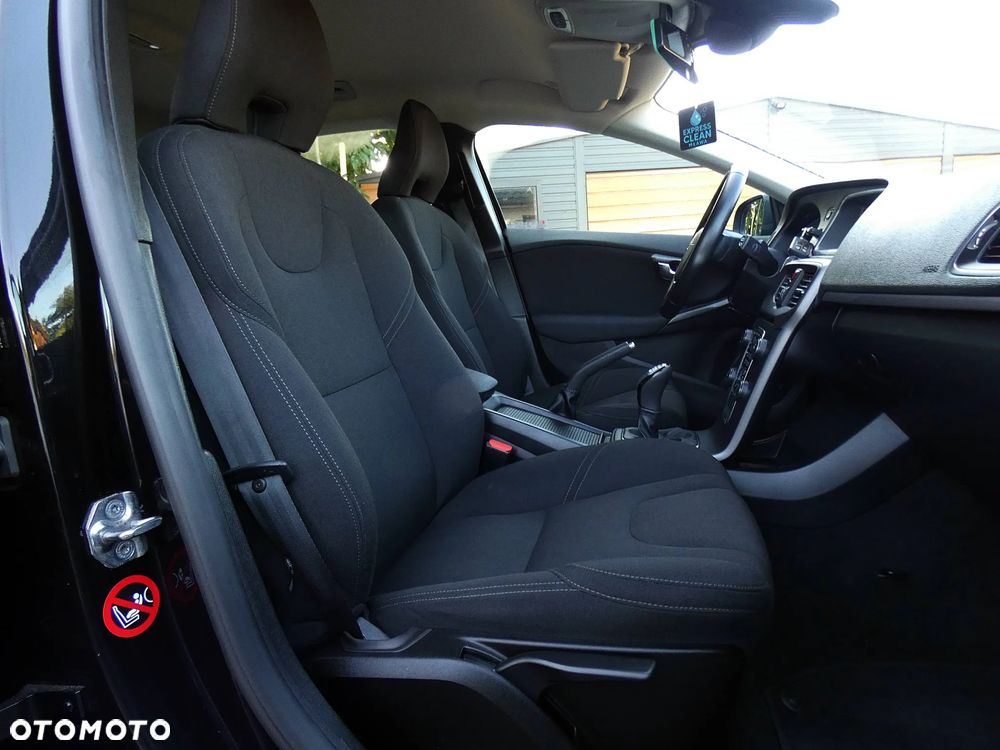 Volvo V40 D3 Drive-E Momentum - 36