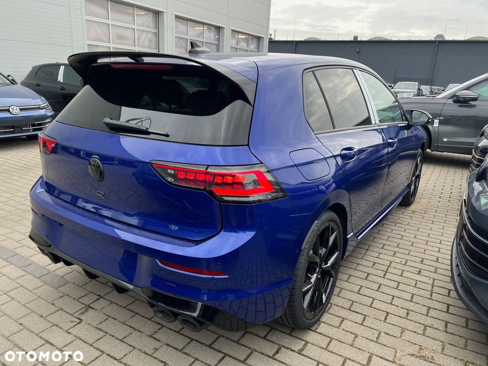 Volkswagen Golf - 6