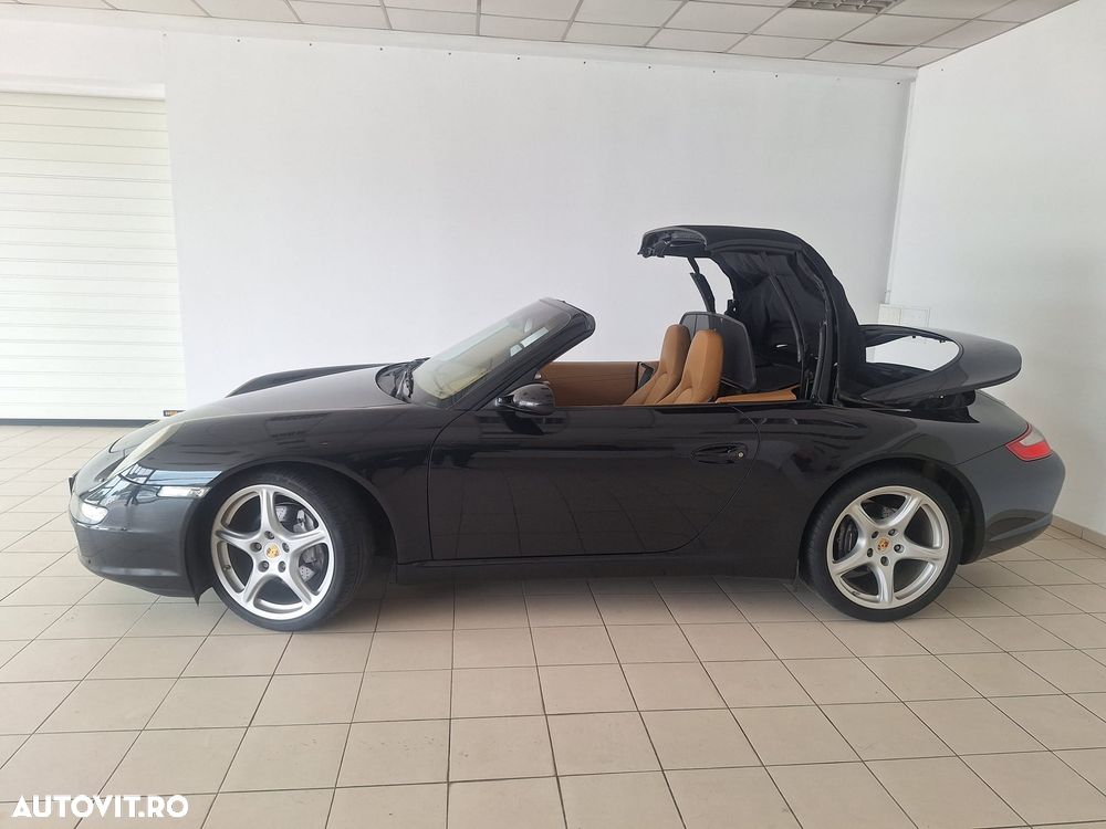 Porsche 911 Carrera 4 - 13