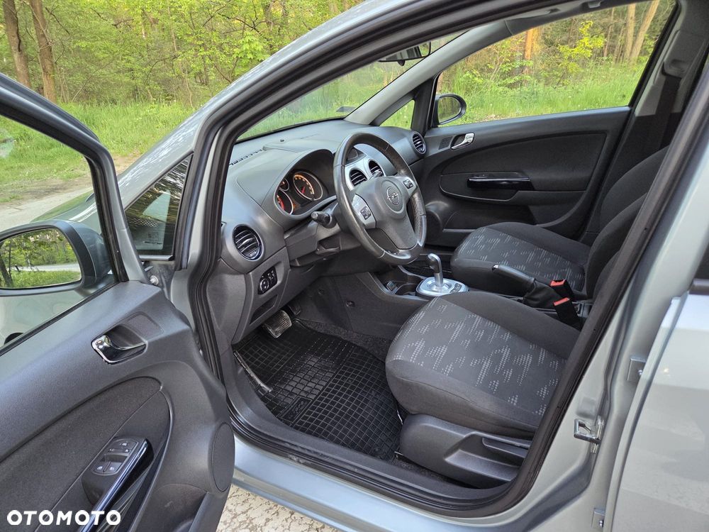 Opel Corsa 1.2 16V Cosmo EasyTronic - 8