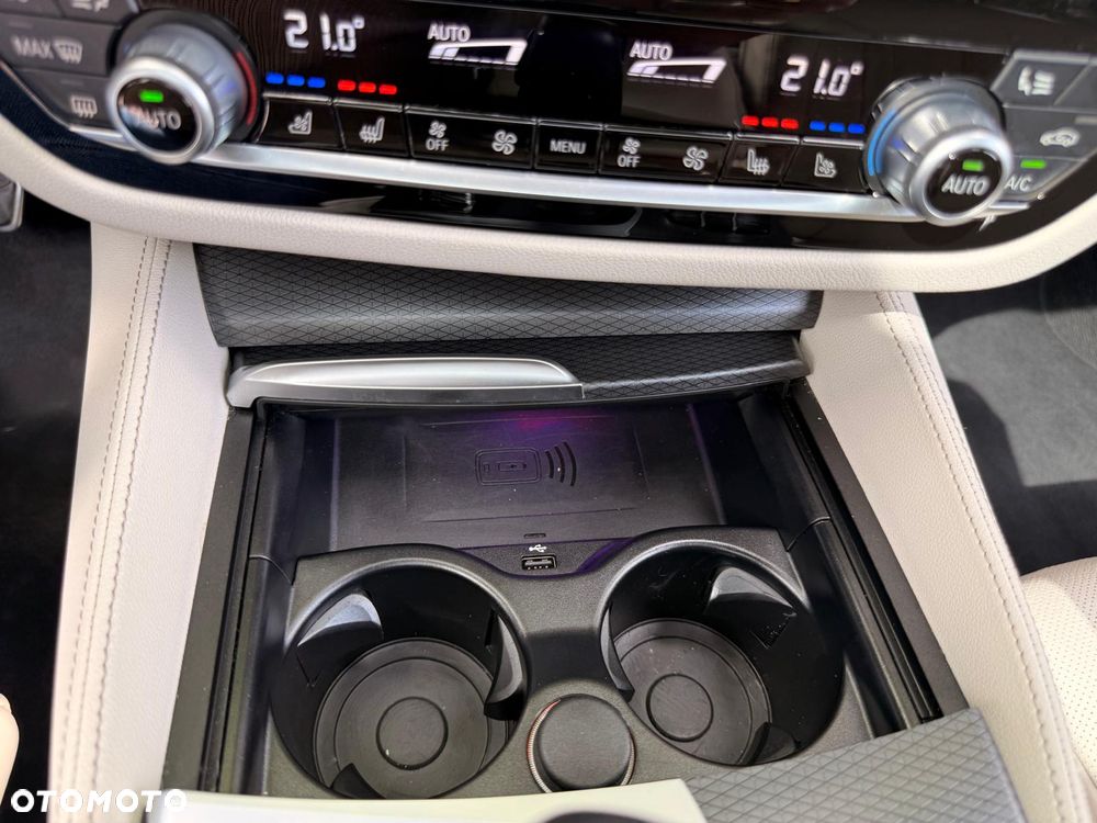 BMW Seria 5 530i xDrive mHEV M Sport sport - 28