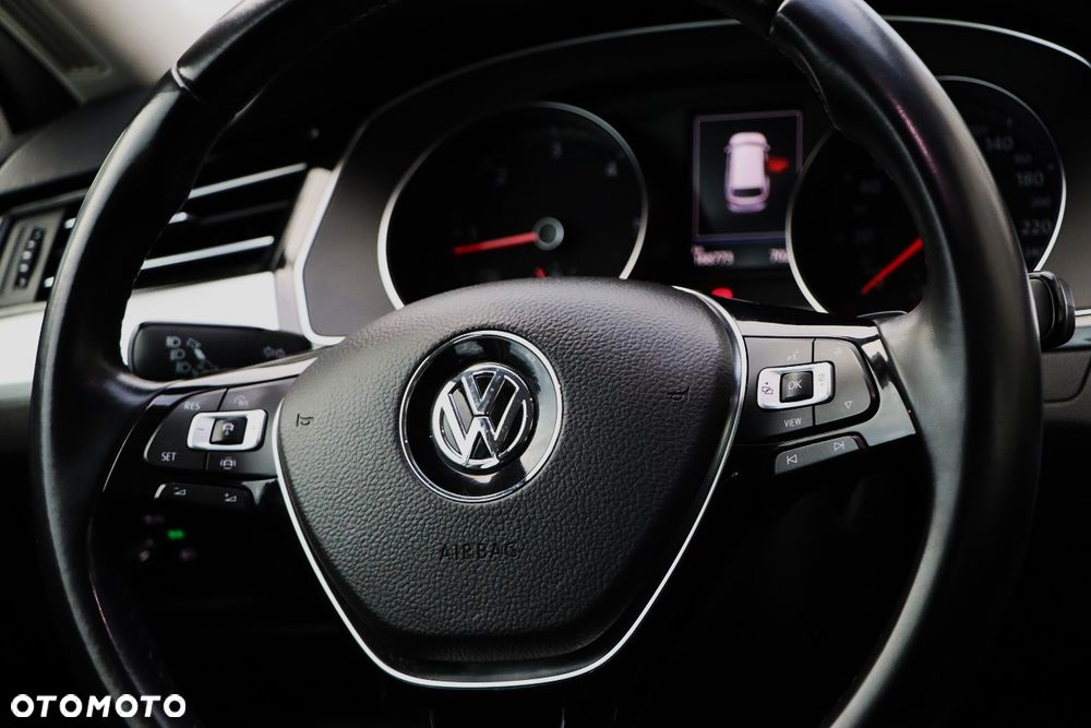 Volkswagen Passat 2.0 TDI SCR Comfortline DSG - 25