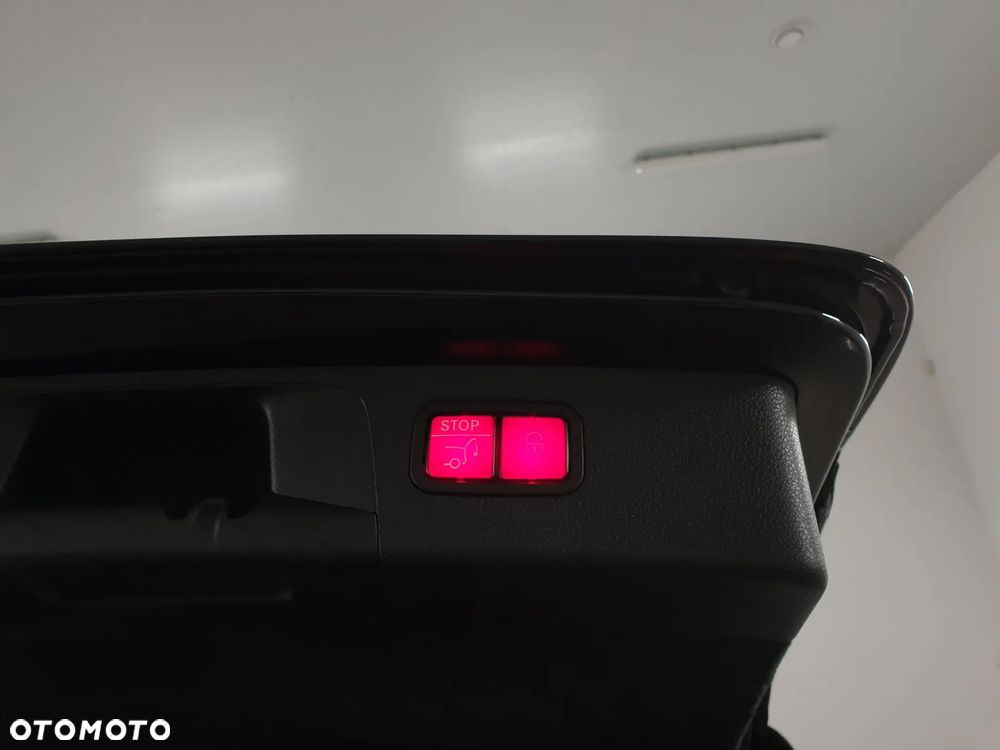 Mercedes-Benz Klasa E 300 de 4Matic 9G-TRONIC AMG Line - 36