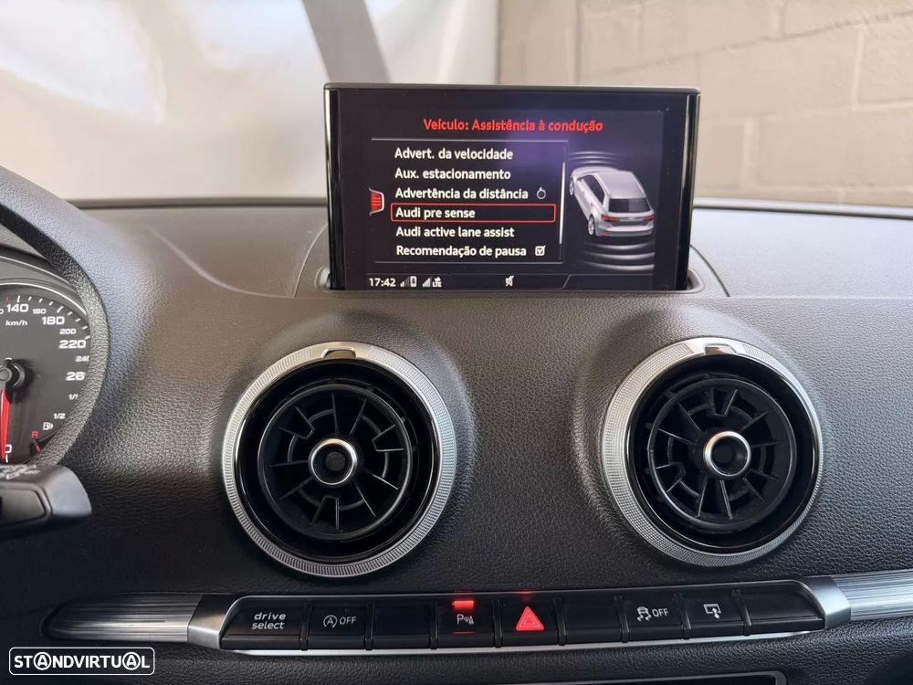 Audi A3 Sportback 2.0 TDI S tronic S line Sport Pack - 17