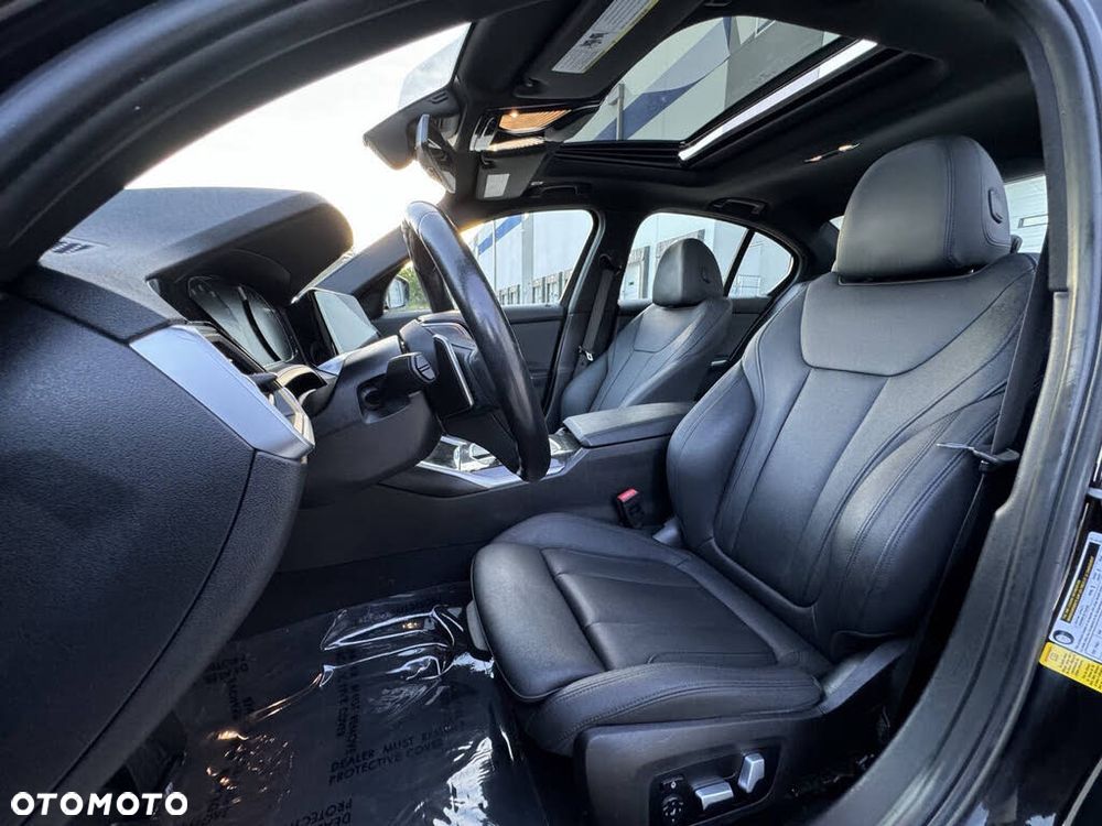 BMW Seria 3 330i M Sport sport - 13