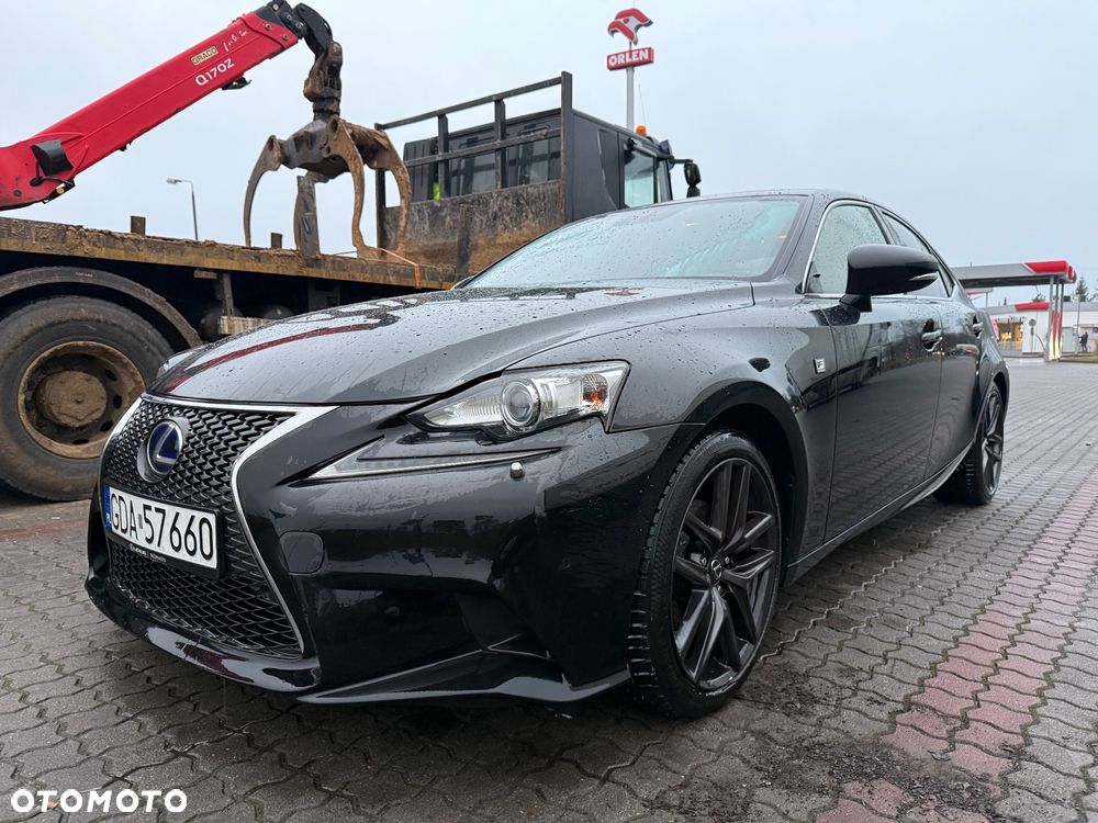 Lexus IS 300h F Sport - 5