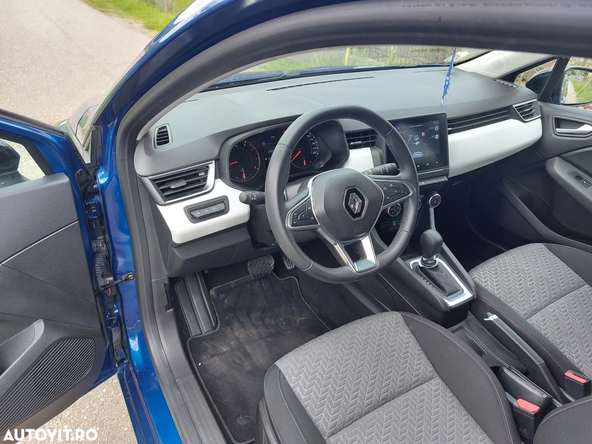 Renault Clio TCe 90 CVT TECHNO - 13
