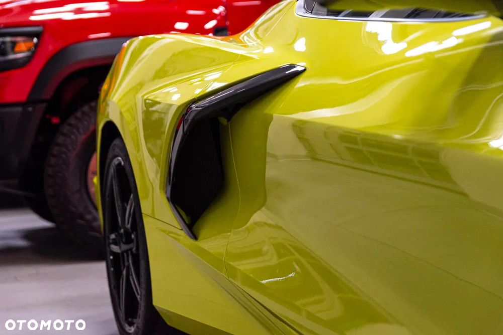 Chevrolet Corvette - 4