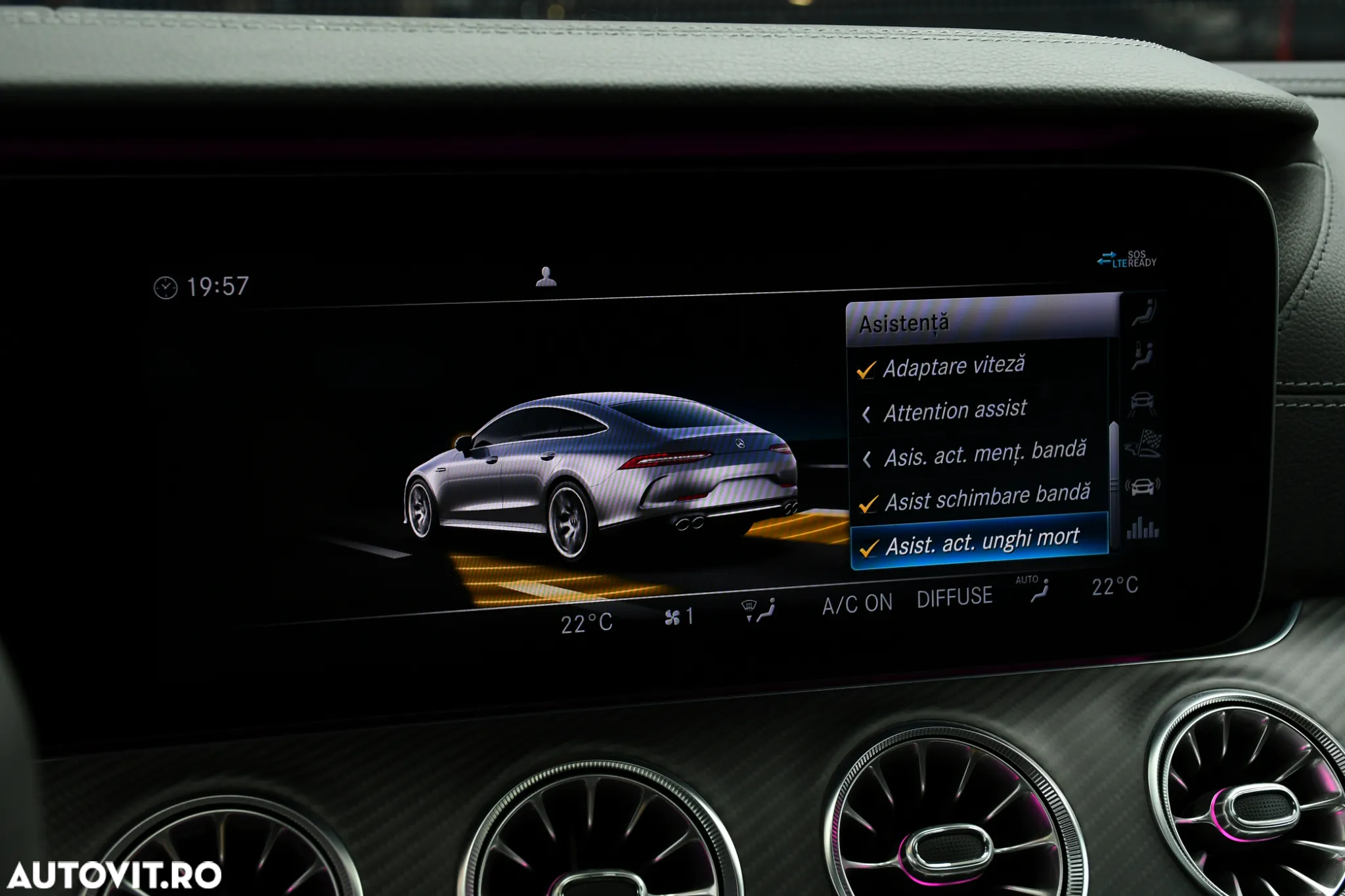 Mercedes-Benz AMG GT 53 4MATIC+ MHEV - 39