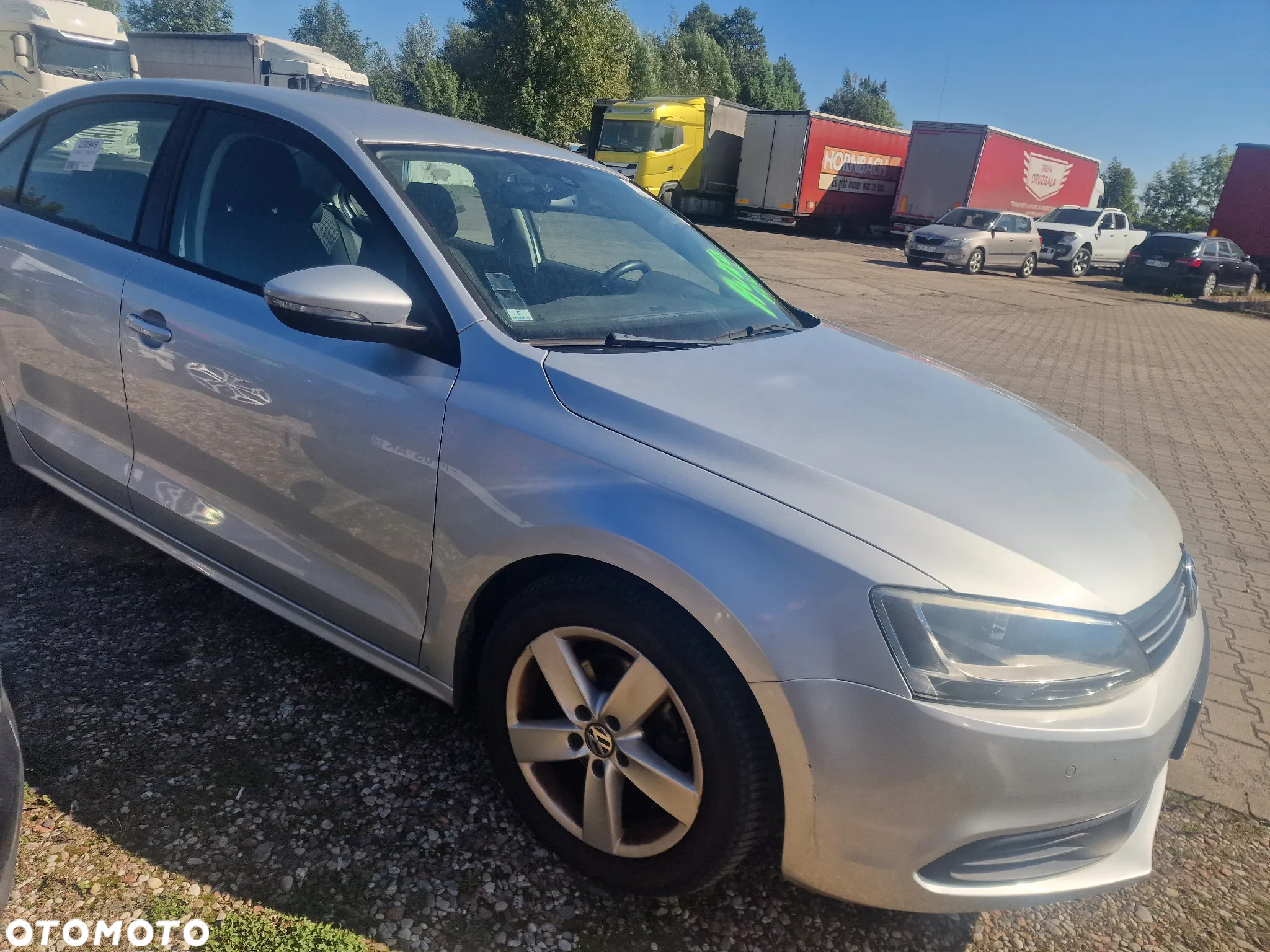 Volkswagen Jetta 1.6 TDI Blue Motion Technology Comfortline - 2