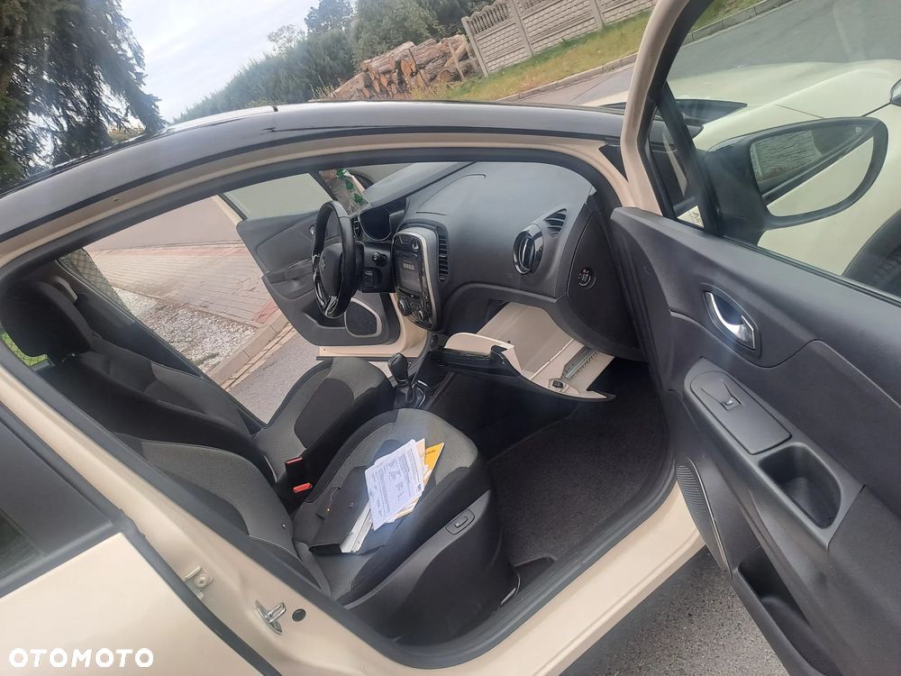 Renault Captur - 23