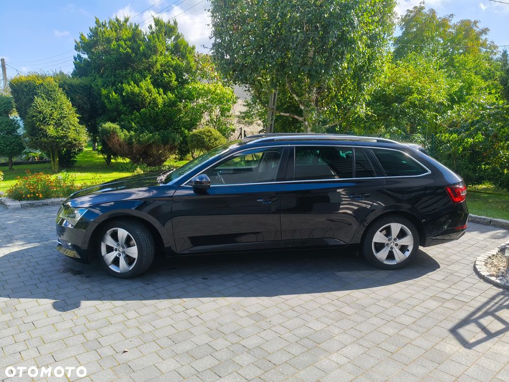 Skoda Superb Combi 2.0 TDI DSG Premium Edition - 5