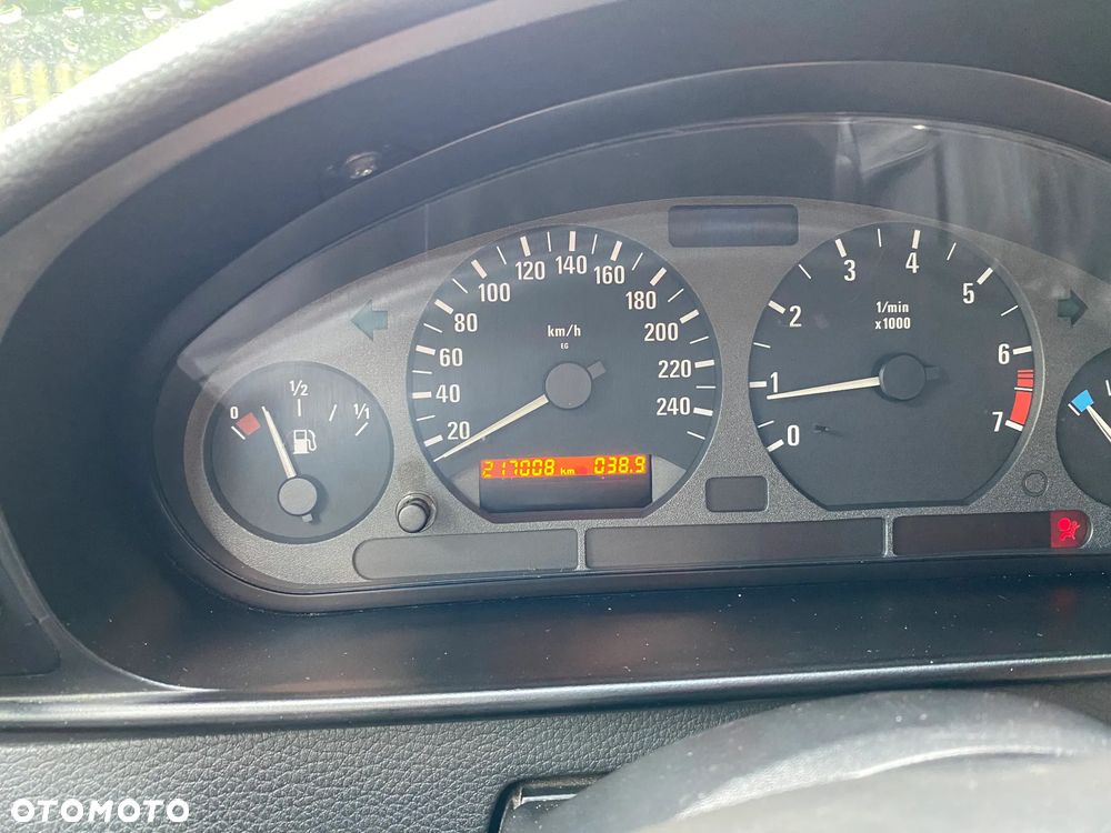 BMW Seria 3 318ti - 11