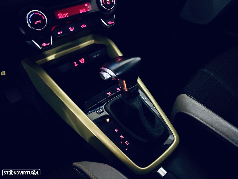 Kia Stonic 1.0 T-GDI Tech 7DCT - 8