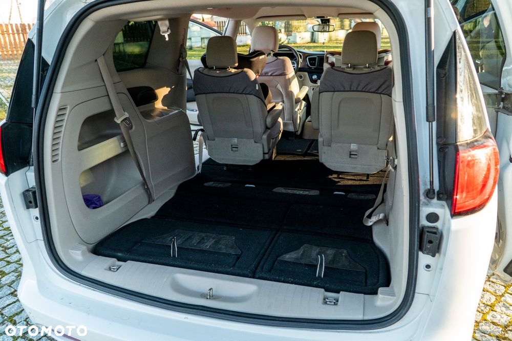 Chrysler Pacifica - 12