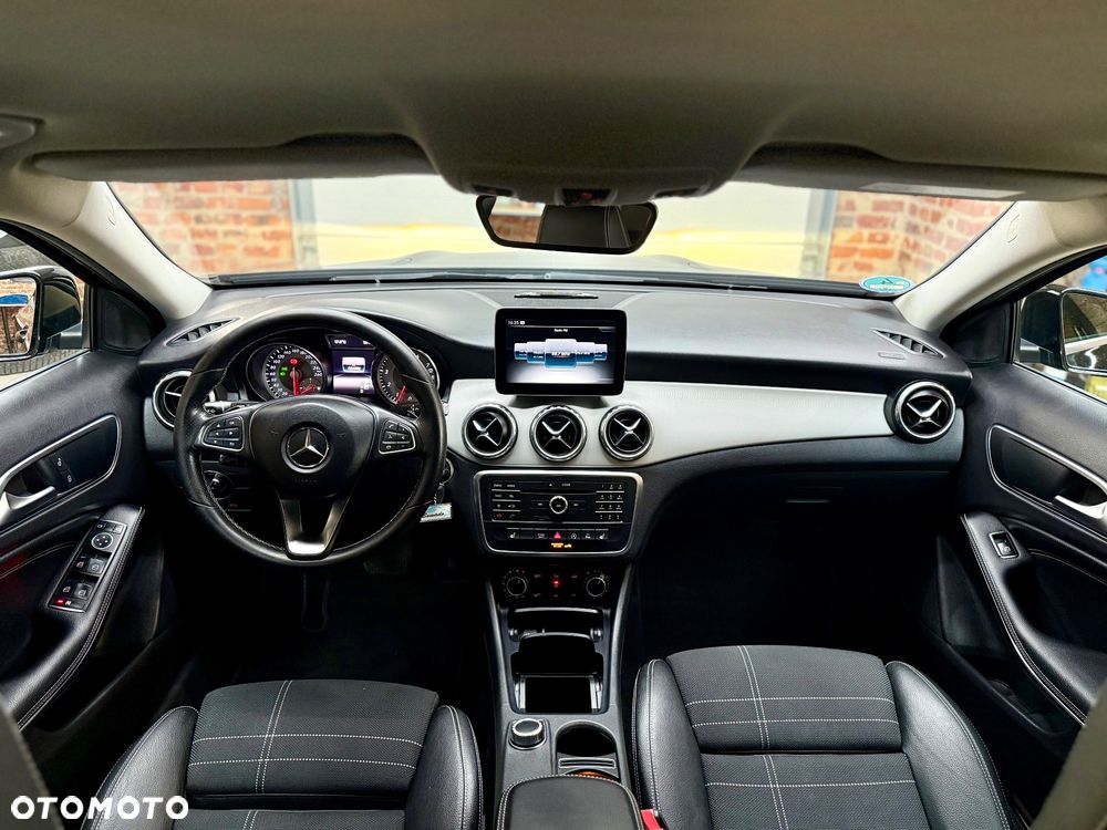 Mercedes-Benz GLA 180 7G-DCT Urban - 8