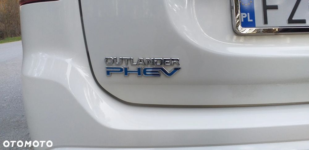Mitsubishi Outlander - 23