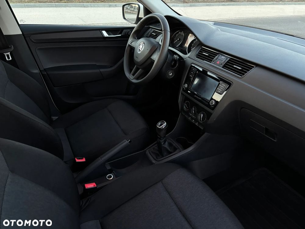 Skoda RAPID 1.0 TSI Active - 10