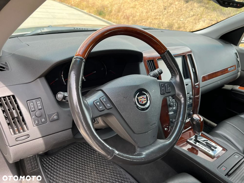 Cadillac STS - 9