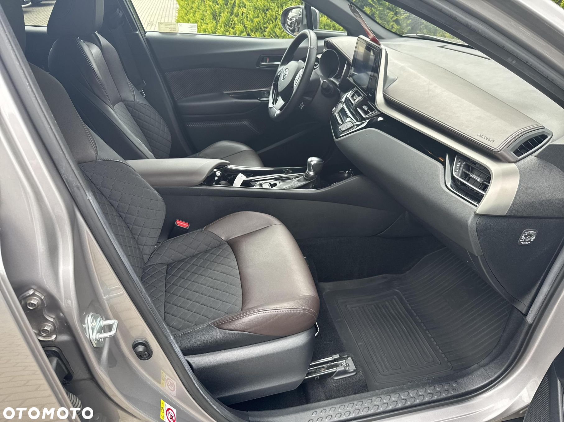 Toyota C-HR - 10